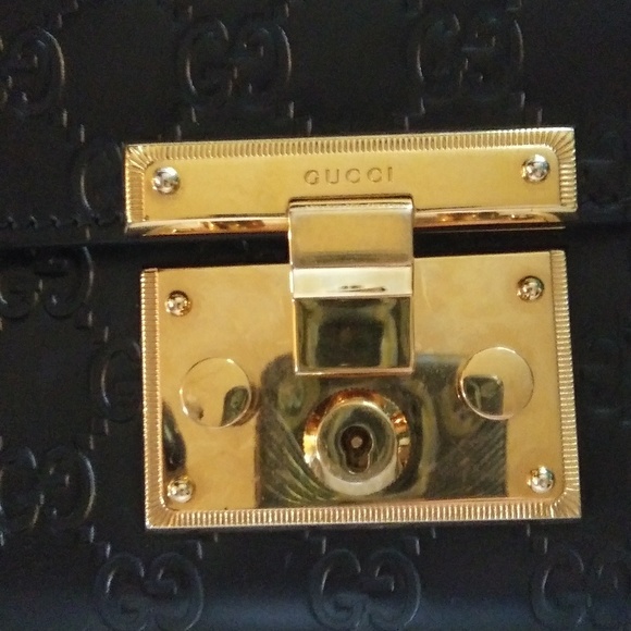 Signature gucci minibag with padlock and key - Picture 4 of 8